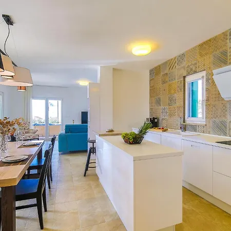 Stunning In With Wifi Holiday home