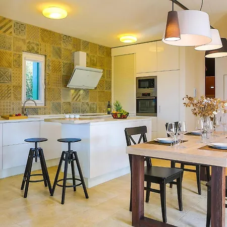 Stunning In With Wifi Holiday home Primosten