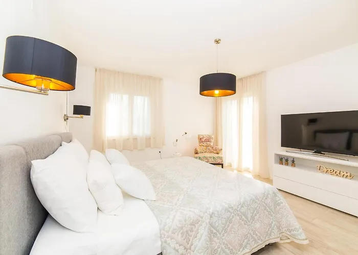 Stunning In With Wifi Holiday home Primosten