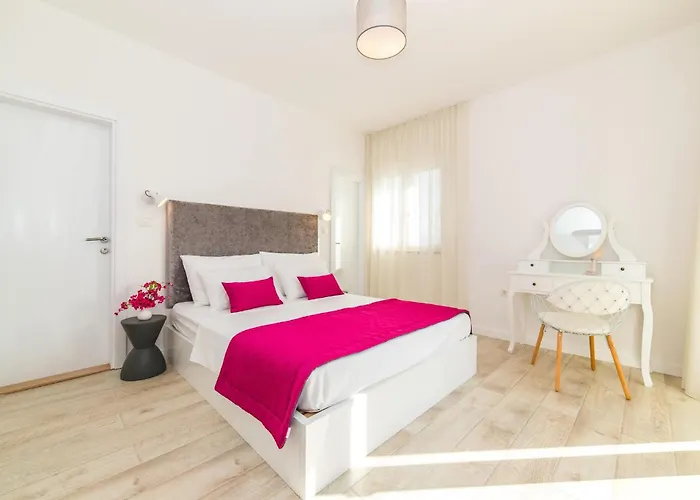 Holiday home Stunning In With Wifi Primosten