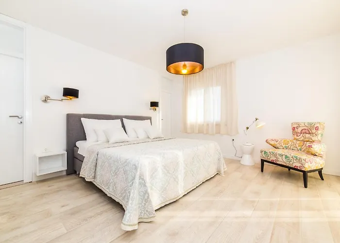 Stunning In With Wifi Holiday home Primosten