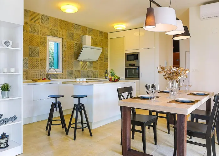 Stunning In With Wifi Holiday home Primosten