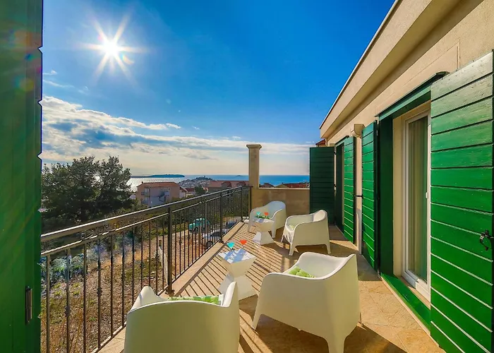 Holiday home Stunning In With Wifi Primosten